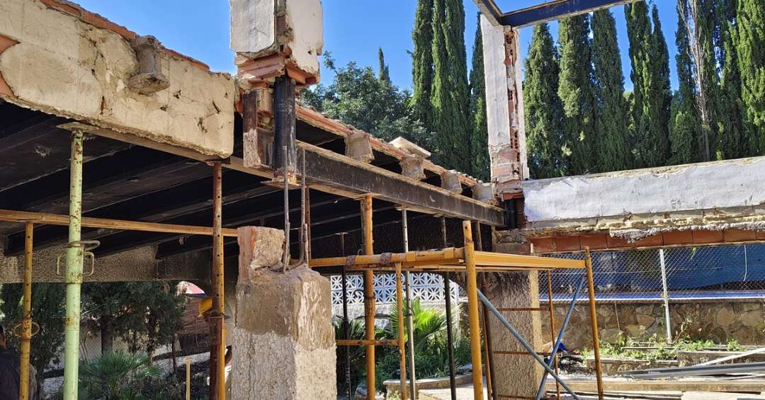 Refuerzo de estructura con perfiles metálicos en Valencia